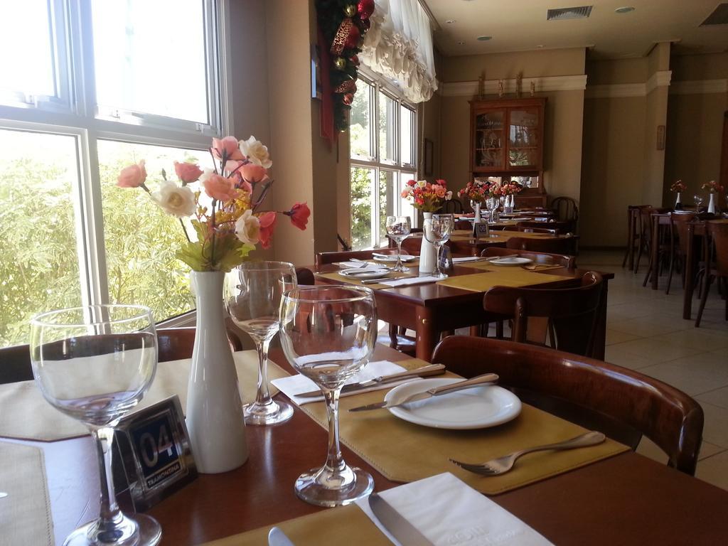 Hotel Villa Michelon เบงโต กองซัลเวส ภายนอก รูปภาพ